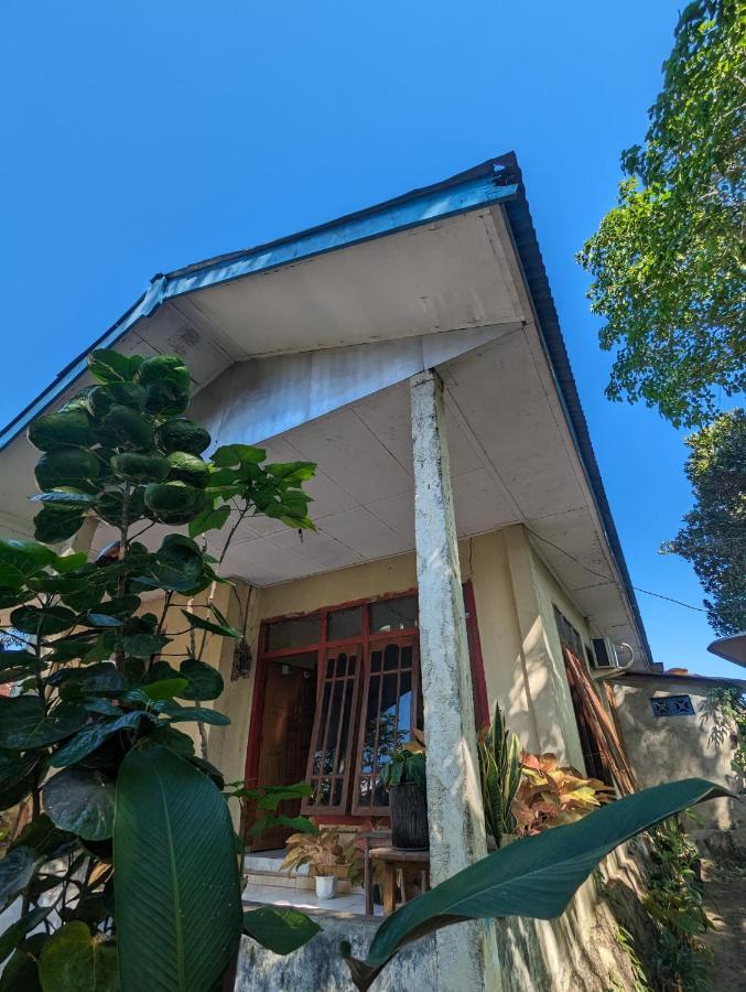 Agus Family Homestay ลาบวนบาโจ ภายนอก รูปภาพ